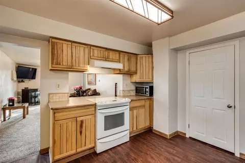 2221 Everett Ave, Spokane, WA 99207 photo 3