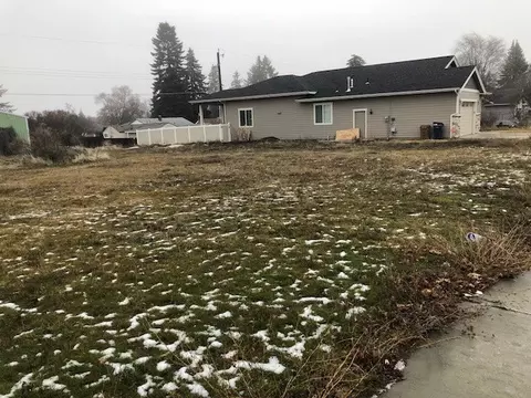 3707 E 25th Ave, Spokane, WA 99223 photo 2