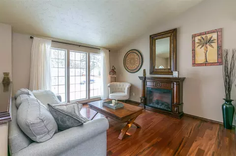 11202 E 17th Ave, Spokane Valley, WA 99206 photo 2