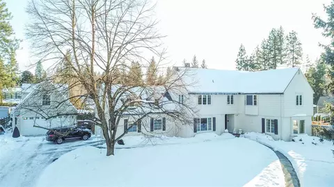 1118 E Overbluff Rd, Spokane, WA 99203 photo 1