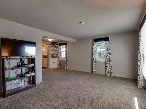 2129 E Sharp Ave, Spokane, WA 99202 photo 2