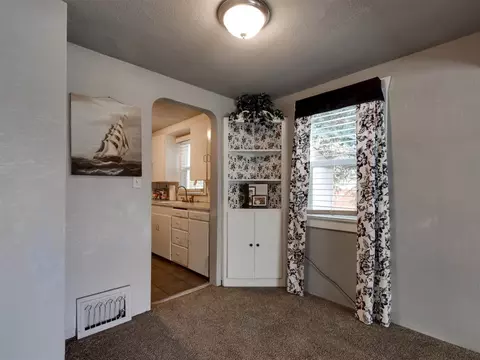 2129 E Sharp Ave, Spokane, WA 99202 photo 6