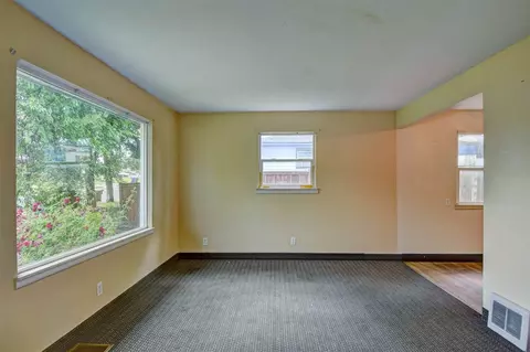 6203 N Ash St, Spokane, WA 99205 photo 2