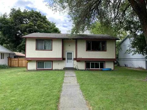 2418 E Sharp Ave, Spokane, WA 99202 photo 1