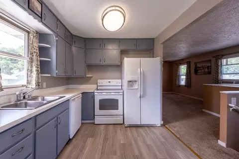 1127 E Queen Ave, Spokane, WA 99207 photo 6