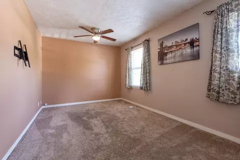 1127 E Queen Ave, Spokane, WA 99207 photo 8