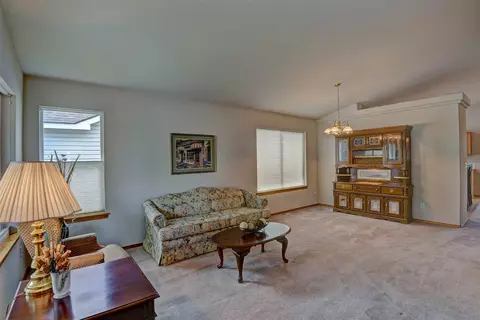 1613 E Devoe Ln, Spokane, WA 99217 photo 2
