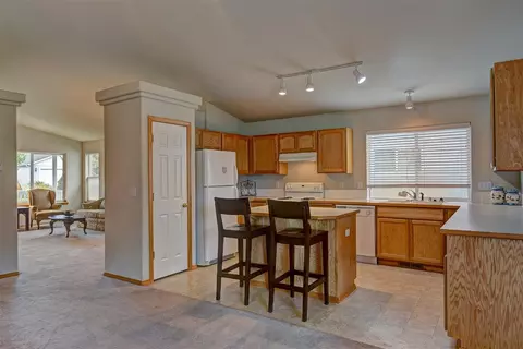 1613 E Devoe Ln, Spokane, WA 99217 photo 8