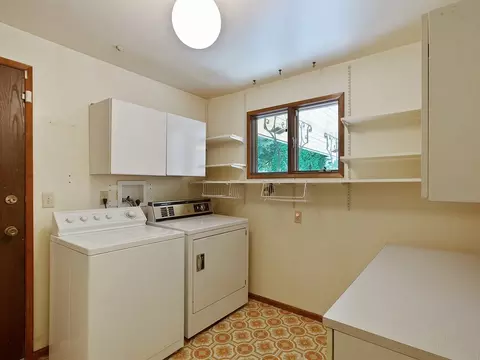707 E Roundtable Cir, Spokane, WA 99218 photo 14