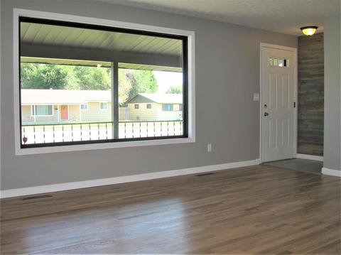 412 E Cozza Dr, Spokane, WA 99208 photo 3