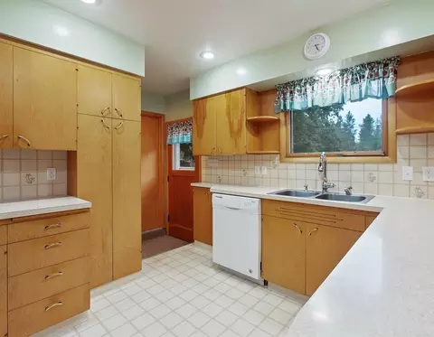 2011 E 34th Ave, Spokane, WA 99203 photo 8