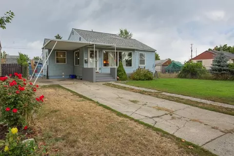 1223 E Longfellow Ave, Spokane, WA 99207 photo 2