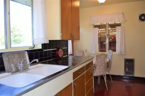 4310 N E St, Spokane, WA 99205 photo 6