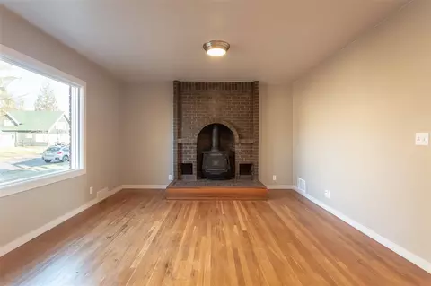 518 E Crown Ave, Spokane, WA 99208 photo 4