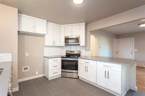 518 E Crown Ave, Spokane, WA 99208 photo 7