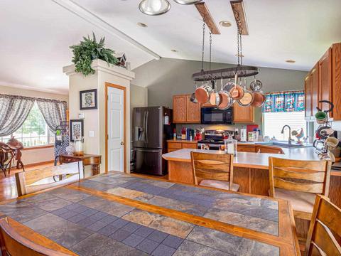 1633 E Devoe Ln, Spokane, WA 99217 photo 4