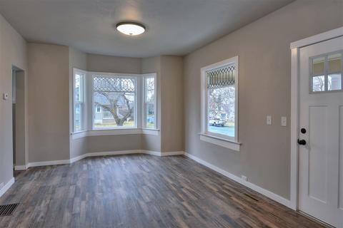 1904 E 11th Ave, Spokane, WA 99202 photo 2