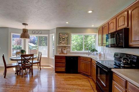 720 E Huron Dr, Spokane, WA 99208 photo 6
