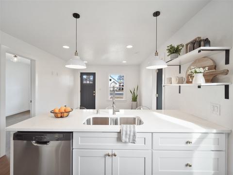 1732 E Sanson Ave, Spokane, WA 99207 photo 9