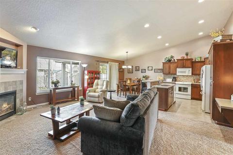 1719 E Devoe Ln, Spokane, WA 99217 photo 4