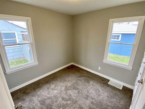 1327 E Longfellow Ave, Spokane, WA 99207 photo 9