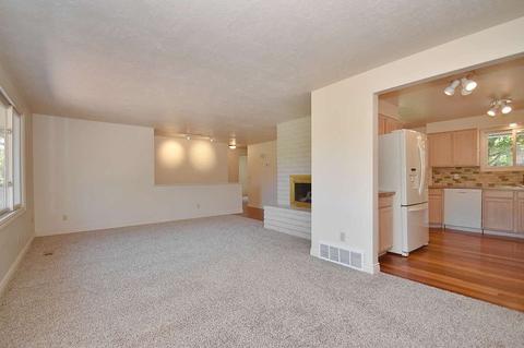 2641 E 35th St, Spokane, WA 99223 photo 5
