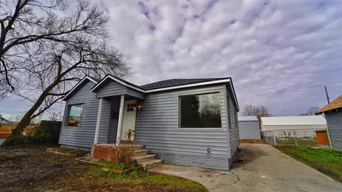 2011 E Sinto Ave, Spokane, WA 99202 photo 2