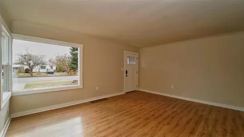 2011 E Sinto Ave, Spokane, WA 99202 photo 4