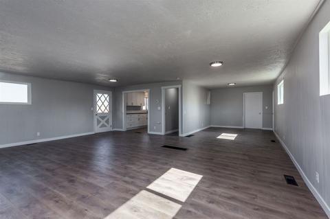 305 E 7th St, Spangle, WA 99031 photo 4