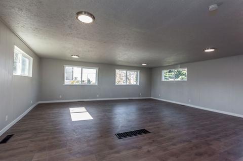 305 E 7th St, Spangle, WA 99031 photo 5