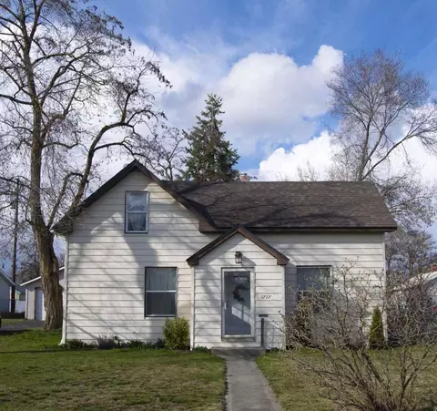 1717 E Sanson Ave, Spokane, WA 99207 photo 1