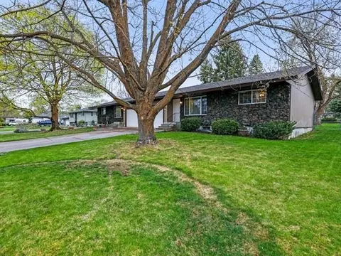 13404 E 13406 E 10th Ave, Spokane Valley, WA 99216 photo 2