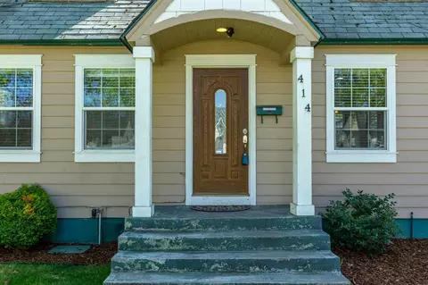 414 E Hoffman Ave, Spokane, WA 99207 photo 2