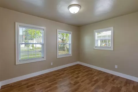 414 E Hoffman Ave, Spokane, WA 99207 photo 9