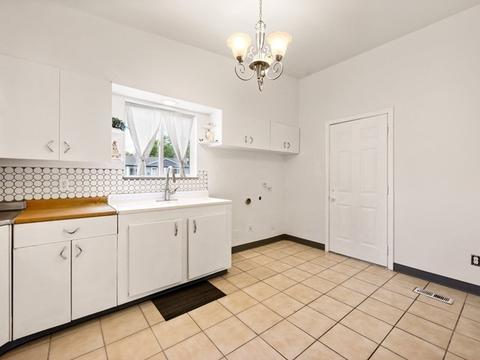 927 E Bismark Ave, Spokane, WA 99208 photo 7