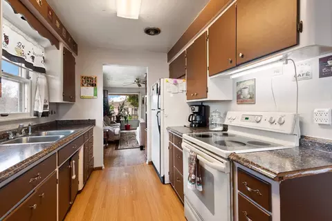 1907 E Longfellow Ave, Spokane, WA 99207 photo 8