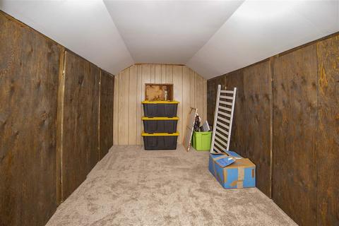 557 E Queen Ave, Spokane, WA 99207 photo 13