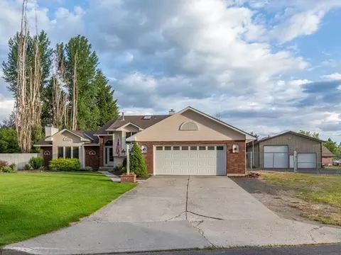 408 E Glencrest Dr, Spokane, WA 99208 photo 2