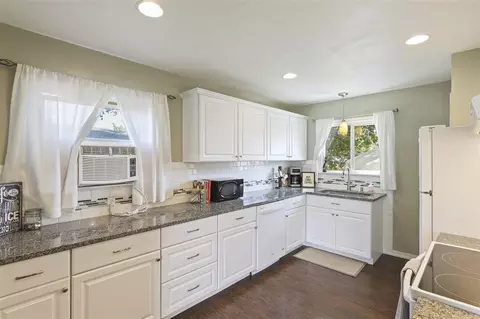 2128 E Gordon Ave, Spokane, WA 99207 photo 7