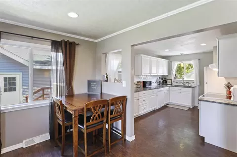 2128 E Gordon Ave, Spokane, WA 99207 photo 5