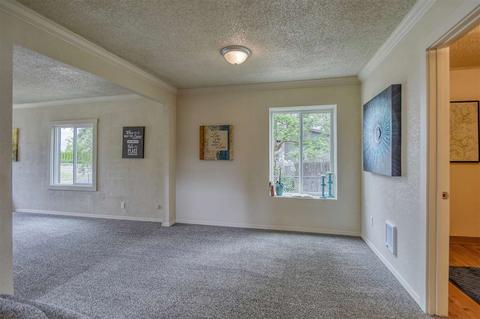 924 E Queen Ave, Spokane, WA 99207 photo 4