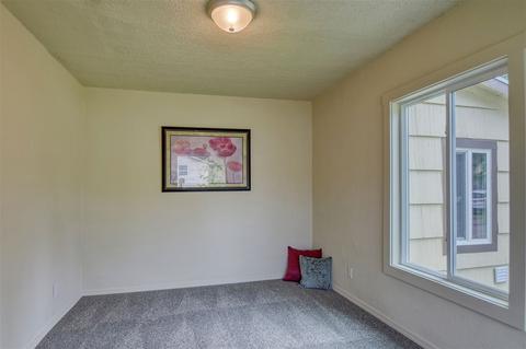 924 E Queen Ave, Spokane, WA 99207 photo 11