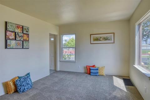 1327 E Hoffman Ave, Spokane, WA 99207 photo 2