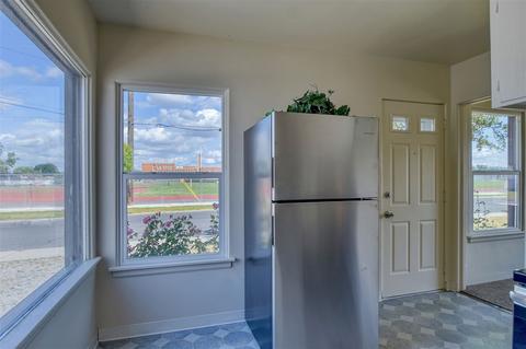 1327 E Hoffman Ave, Spokane, WA 99207 photo 7