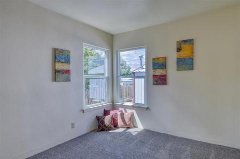 1327 E Hoffman Ave, Spokane, WA 99207 photo 5