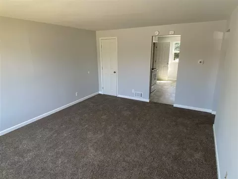 1518 E Walton Ave, Spokane, WA 99207 photo 2