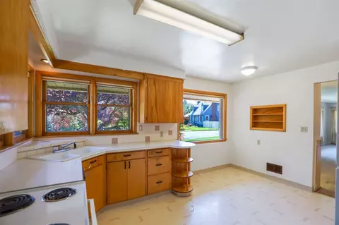 2805 N E St, Spokane, WA 99205 photo 7