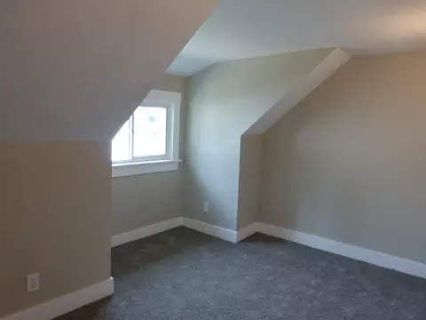 917 E 9th St, Spokane, WA 99202 photo 17