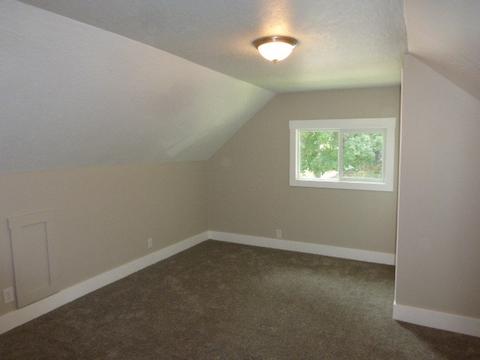 917 E 9th St, Spokane, WA 99202 photo 18