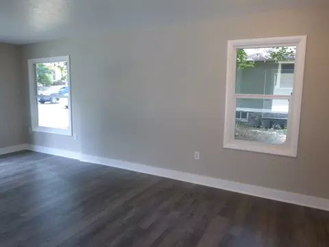 917 E 9th St, Spokane, WA 99202 photo 12